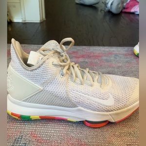 Nike LeBron Witness 4
White Multi Camo